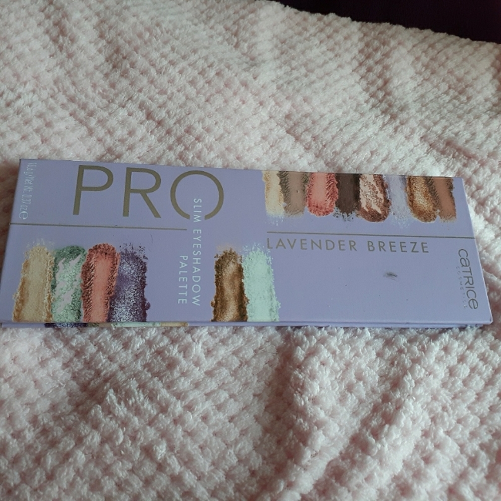 Catrice eyeshadow Lavendar Breeze